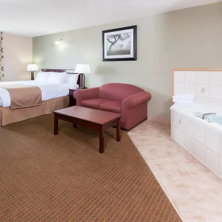 Super 8 By Wyndham Fort Saskatchewan Exterior photo