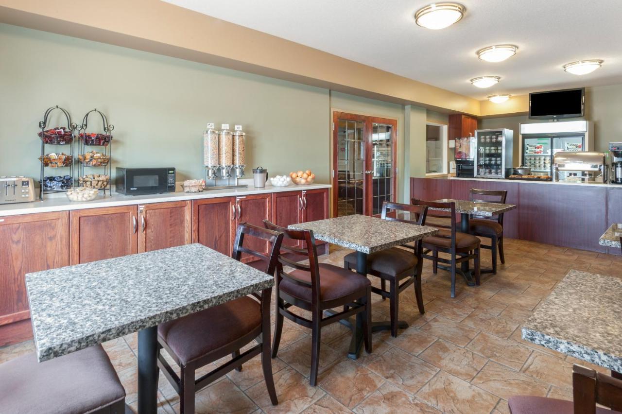 Hotel Super 8 By Wyndham Saskatchewan