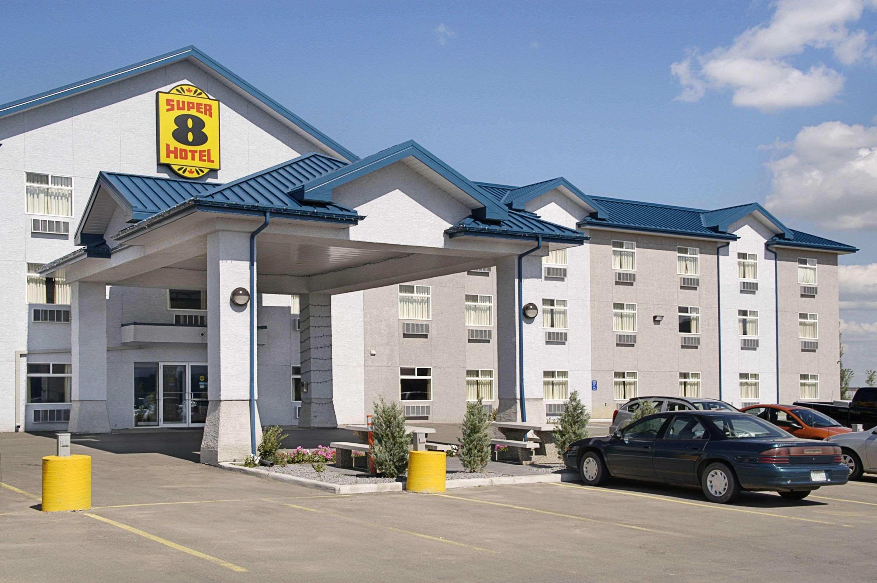 Super 8 By Wyndham Saskatchewan Hotel 2*